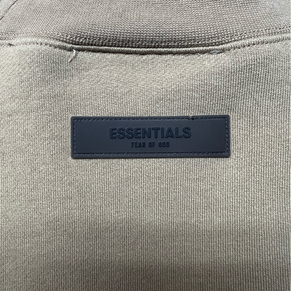 essential fear of good crewneck/hoodie - Picture 7 of 7